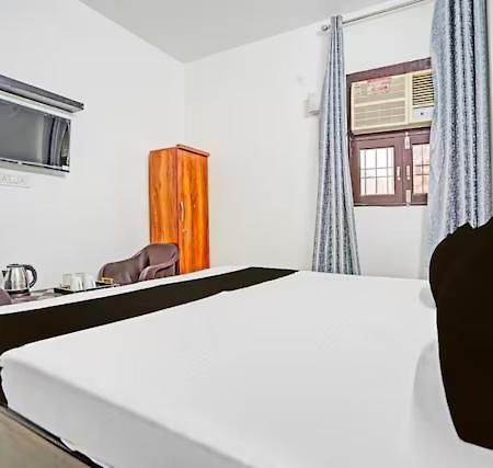 Rooftop Castle Hotel Noida Exterior foto