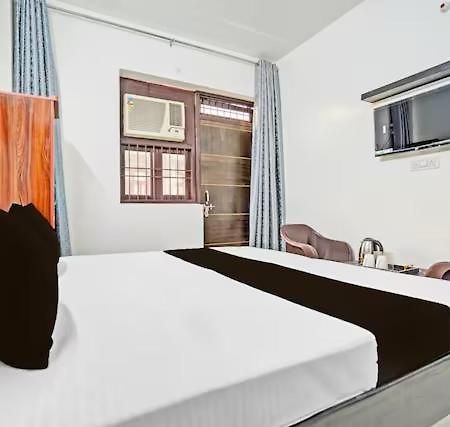 Rooftop Castle Hotel Noida Exterior foto